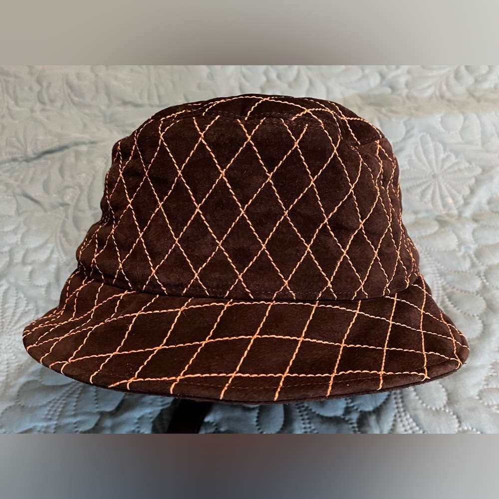 Eric Javits, water resistant hat.  Beautiful condition.